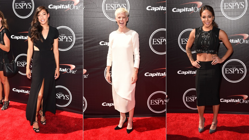 Illustration for article titled Sparkles, Lace & a Whole Lotta Muscle On the ESPYs Red Carpet
